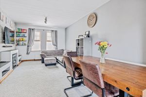 Living/Dining Room,- click for photo gallery